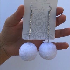 Pom pom earrings